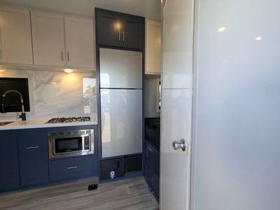 2026 IROK Trailers IROK LUXE — photo 18 view