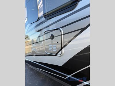 2024 Thor Motor Coach Magnitude - Photo 26