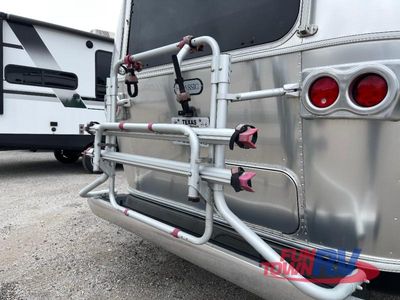 2020 Airstream Queen Series — photo 10 view