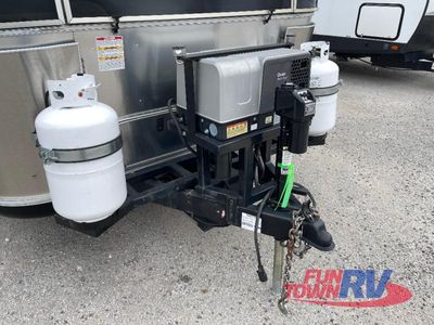2020 Airstream Queen Series — photo 7 view