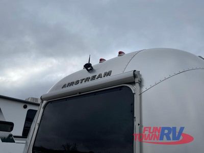 2020 Airstream Queen Series — photo 11 view