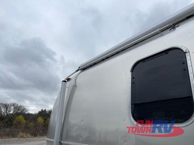 2020 Airstream Queen Series — detail view
