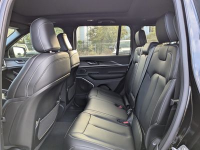 2026 Jeep Grand Cherokee — photo 14 view