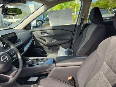 2026 Nissan Rogue — photo 8 view