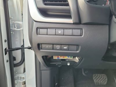 2026 Nissan Rogue — photo 10 view