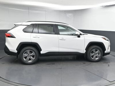 2025 Toyota RAV4 XLE SUV - Photo 8