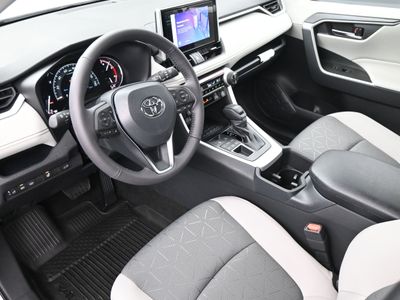2025 Toyota RAV4 XLE SUV - Photo 13