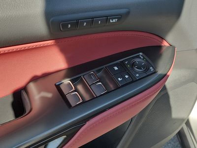 2024 Lexus NX - Photo 17