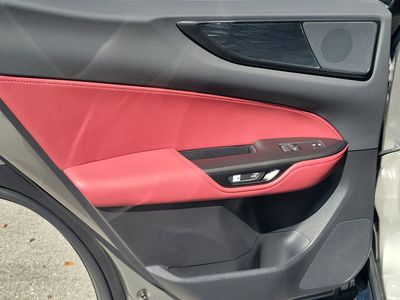 2024 Lexus NX - Photo 9