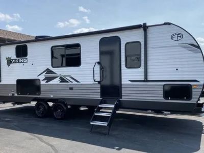 2026 Forest River Viking 5K Series 25QBH — front three-quarter view