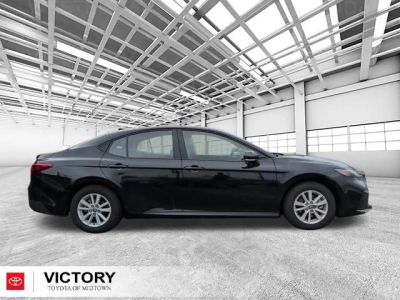2026 Toyota Camry - Photo 2