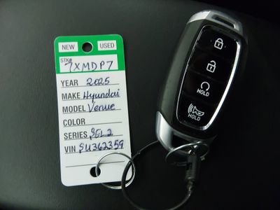 2025 Hyundai Venue — photo 15 view