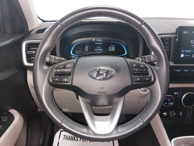 2025 Hyundai Venue — photo 12 view