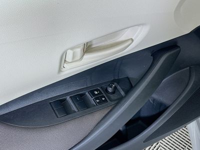 2025 Toyota Corolla — photo 14 view