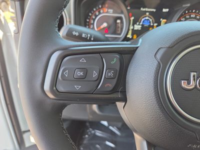 2026 Jeep Gladiator — photo 17 view
