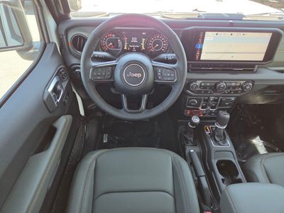 2026 Jeep Gladiator — photo 10 view