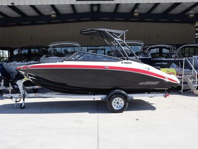 2025 Yamaha Boats AR195 - Photo 4