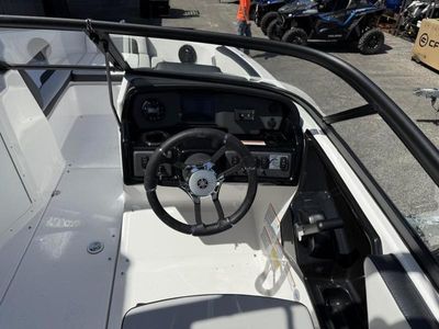 2025 Yamaha Boats AR195 - Photo 13