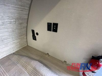 2026 Coachmen RV Catalina Summit Series 7 — photo 24 view
