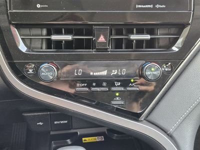 2023 Toyota Camry — photo 13 view