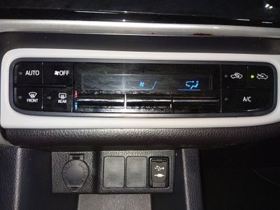 2017 Toyota Corolla - Photo 18