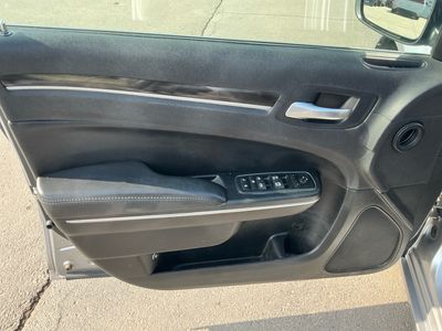2016 Chrysler 300 - Photo 15