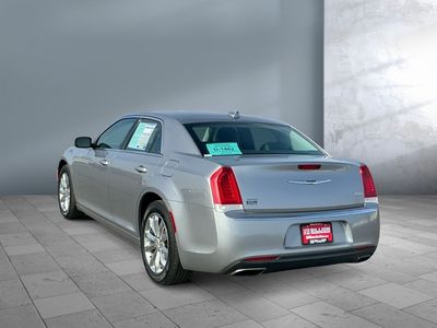 2016 Chrysler 300 - Photo 4