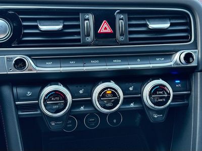 2022 Genesis G70 — photo 34 view