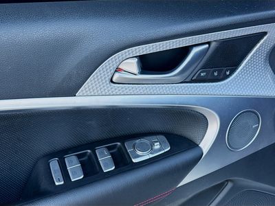 2022 Genesis G70 — photo 22 view