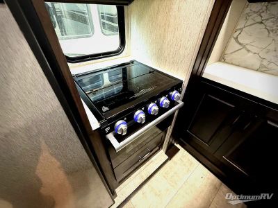 2023 Grand Design Momentum G-Class — photo 17 view
