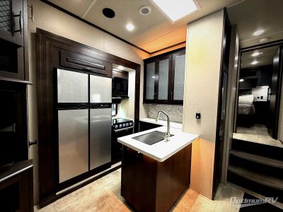 2023 Grand Design Momentum G-Class — photo 15 view