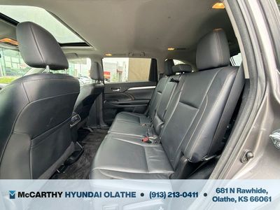2015 Toyota Highlander — detail view