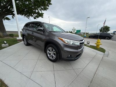 2015 Toyota Highlander — side profile view