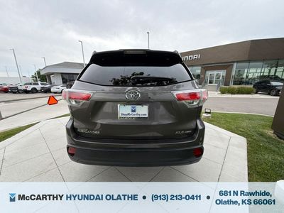 2015 Toyota Highlander — photo 15 view