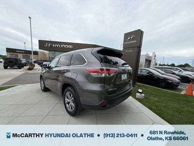 2015 Toyota Highlander — photo 14 view