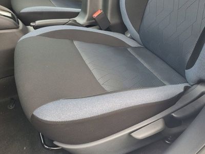 2025 Nissan Versa - Photo 19