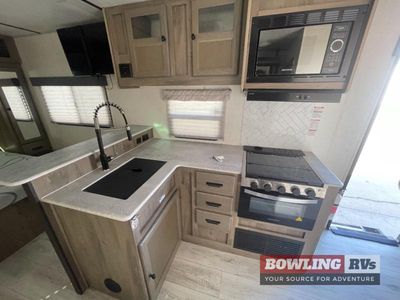 2022 Surveyor Legend 202RBLE - Photo 12
