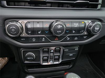 2026 2026 Jeep Wrangler - Photo 16