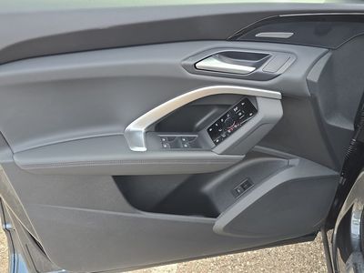 2025 Audi Q5 Sportback — photo 16 view