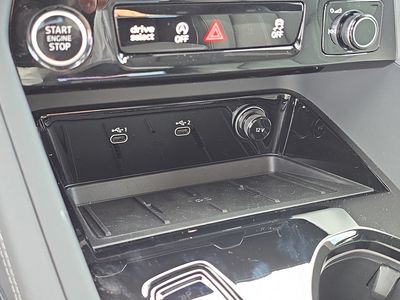 2025 Audi Q5 Sportback — photo 27 view
