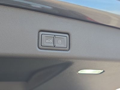 2025 Audi Q5 Sportback — photo 9 view