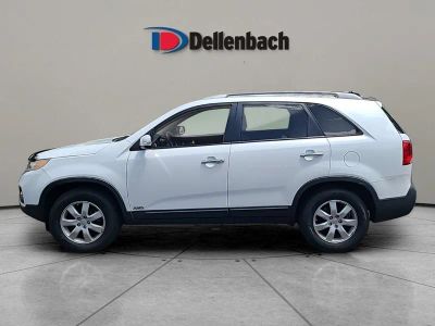 2011 Kia Sorento — side profile view