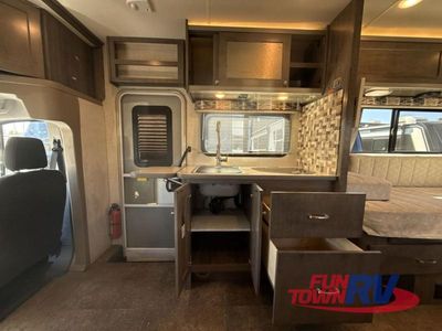 2018 Winnebago Fuse — photo 13 view