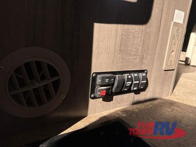 2018 Winnebago Fuse — photo 82 view