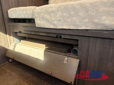 2018 Winnebago Fuse — photo 60 view