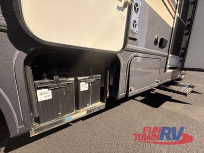 2018 Winnebago Fuse — photo 34 view