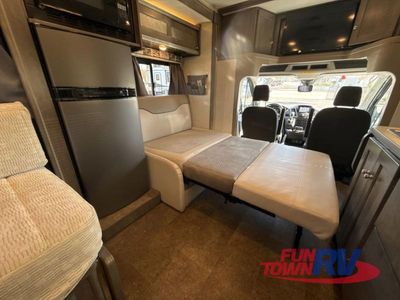 2018 Winnebago Fuse — photo 57 view