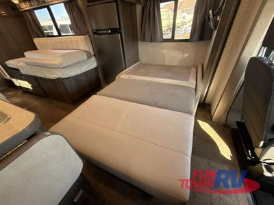 2018 Winnebago Fuse — photo 18 view