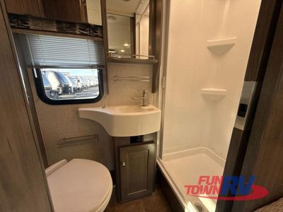 2018 Winnebago Fuse — photo 23 view