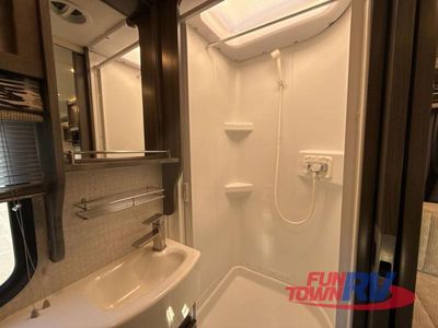 2018 Winnebago Fuse — photo 67 view